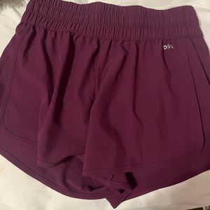 maroon dsg shorts